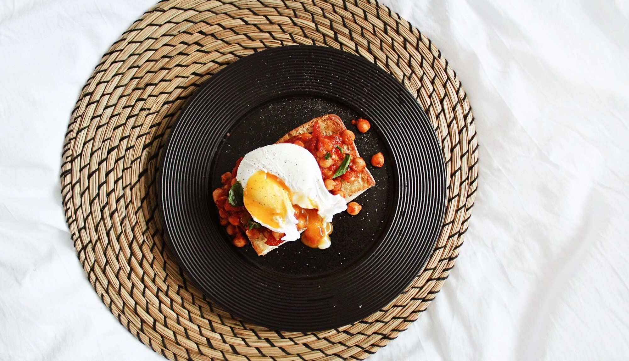 Ciabattos skrebučiai su avinžirniais pomidorų padaže