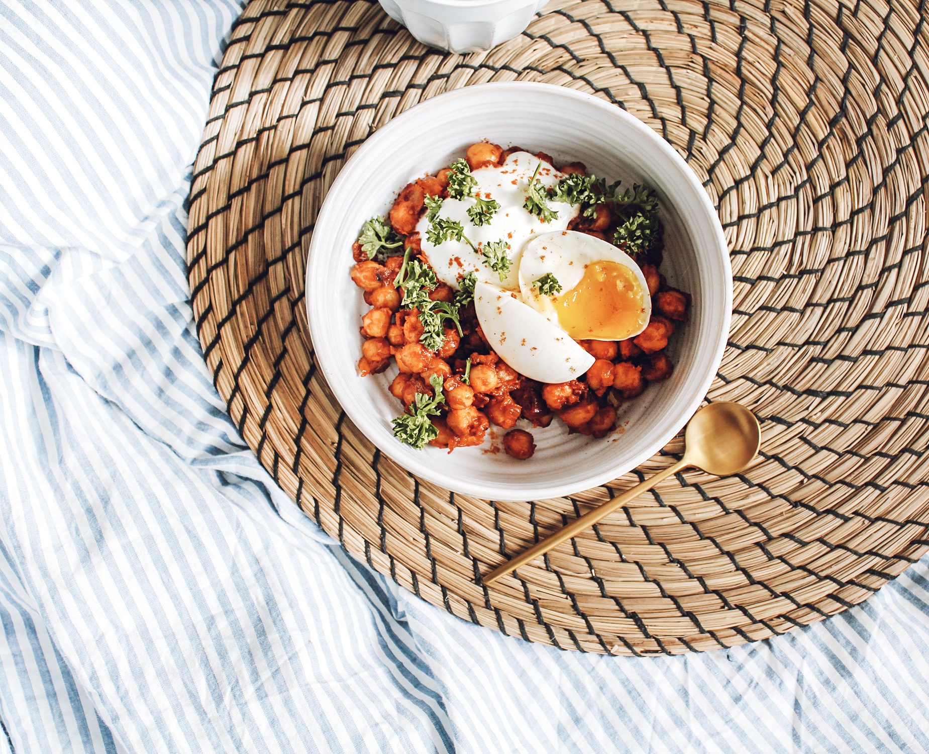 Marokietiški kepti avinžirniai su virtu kiaušiniu