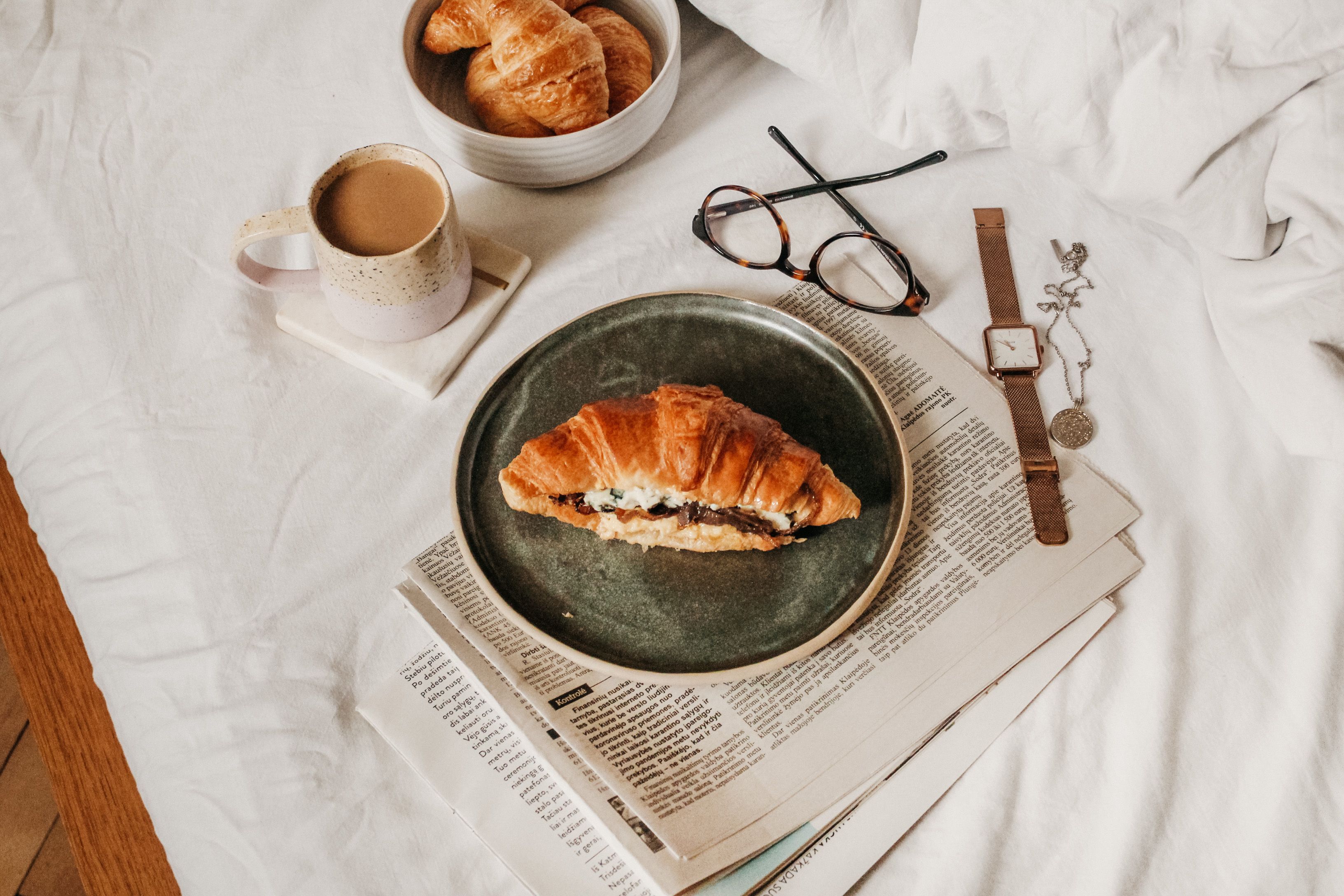 Labai prancūziški kruasanų sumuštiniai  su sūriais