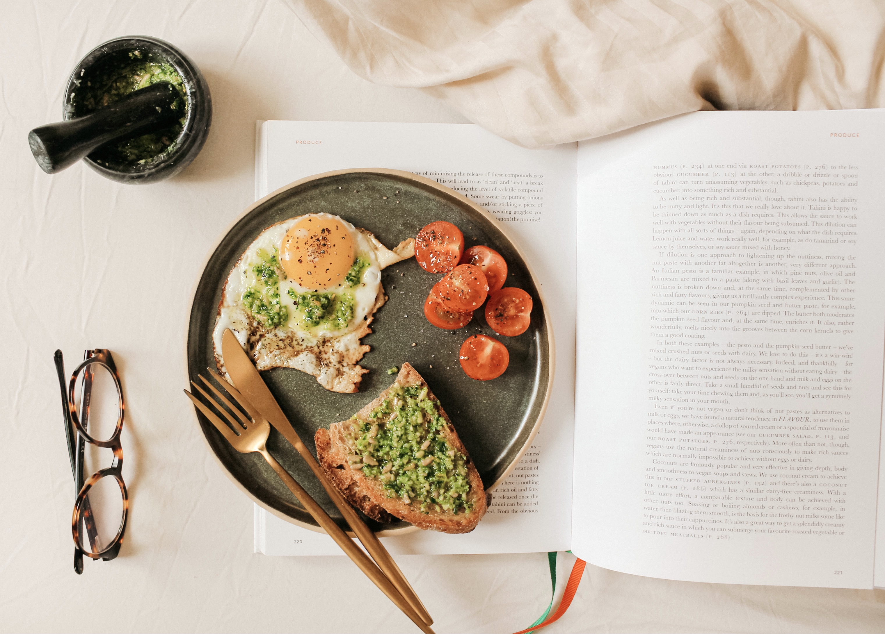 Kaip pasigaminti pesto padažą?