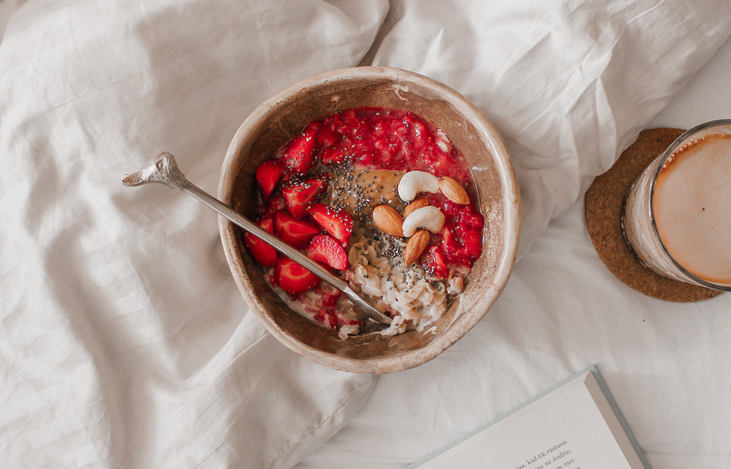 Avižinė košė su braškėmis